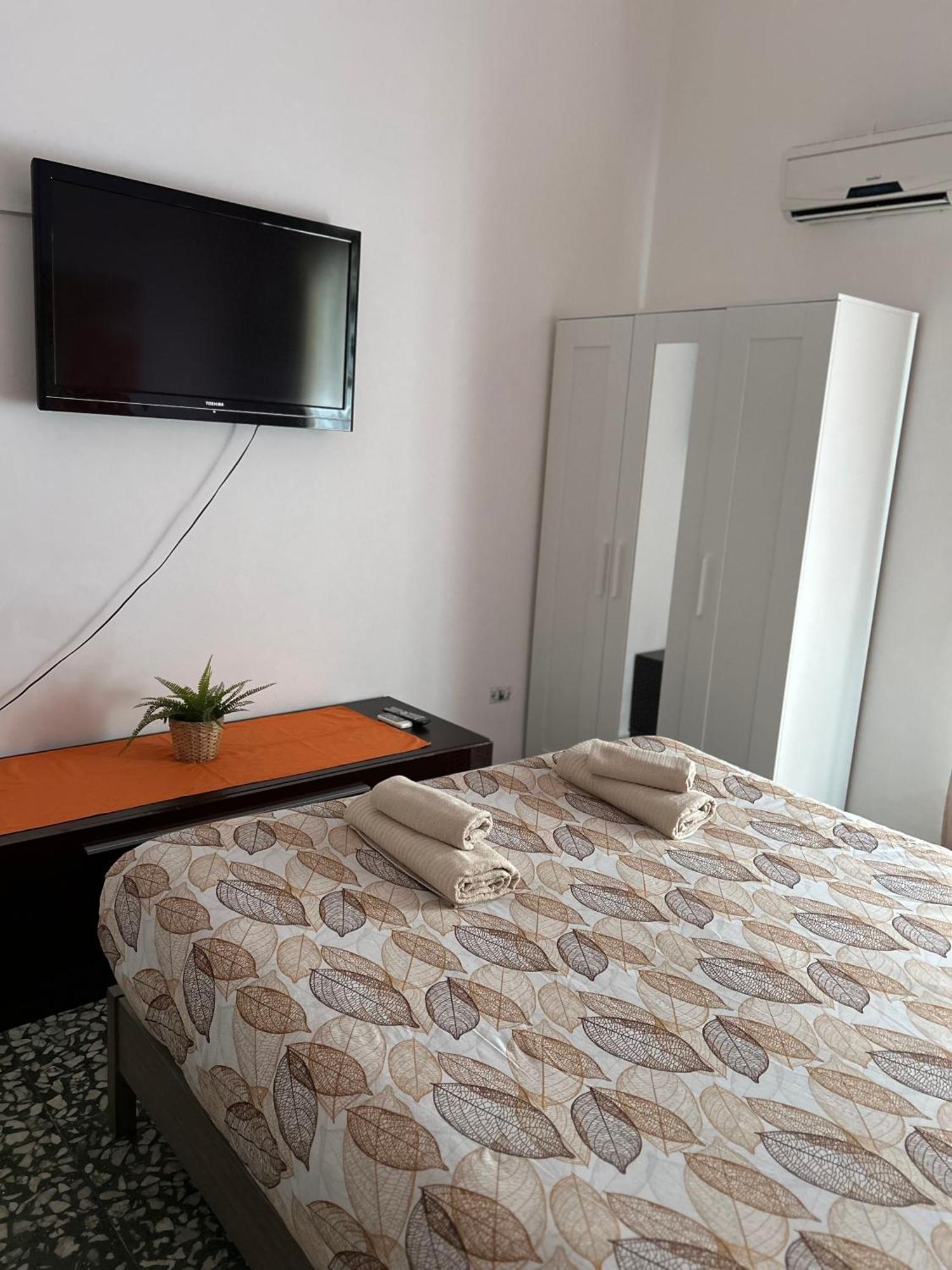 Appartamento Gemma 1 Catania Bagian luar foto